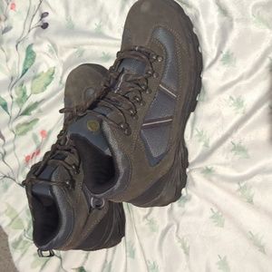 Earth Spirit Hiking Boots